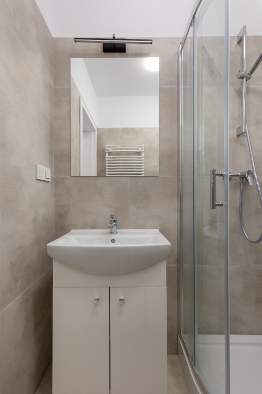 Nowoczesna kawalerka w apartamentowcu - TANIO!  - 4