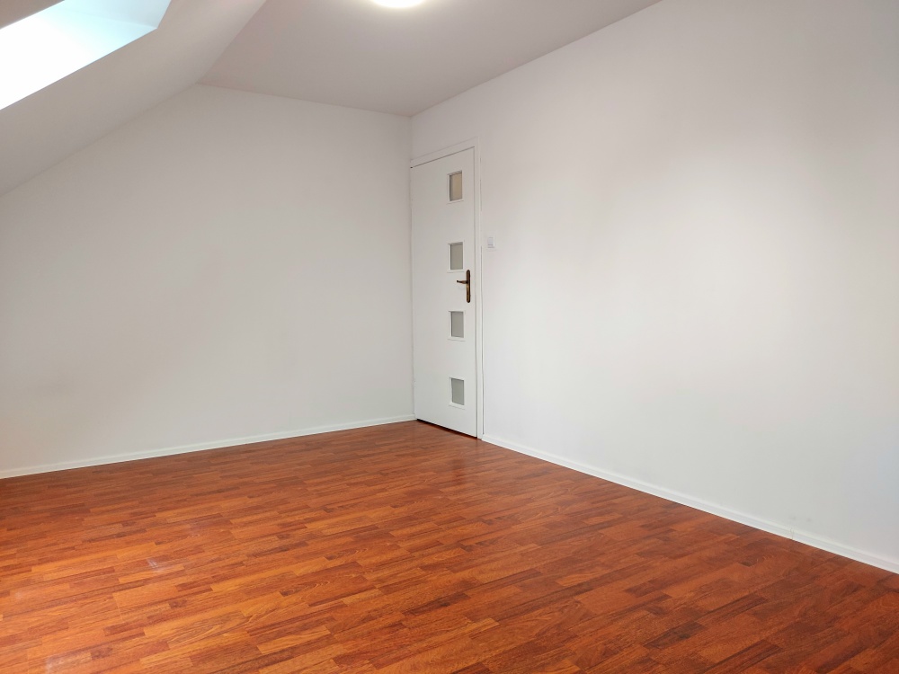 Do wynajęcia dom wolnostojący na biuro  (70 m2 - 120 m2) + 4 miejsca postojowe GRATIS - 2 - miniaturka