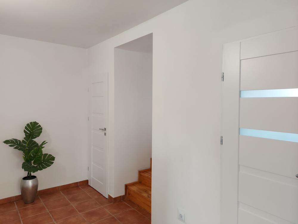 Do wynajęcia dom wolnostojący na biuro  (70 m2 - 120 m2) + 4 miejsca postojowe GRATIS - 1 - miniaturka