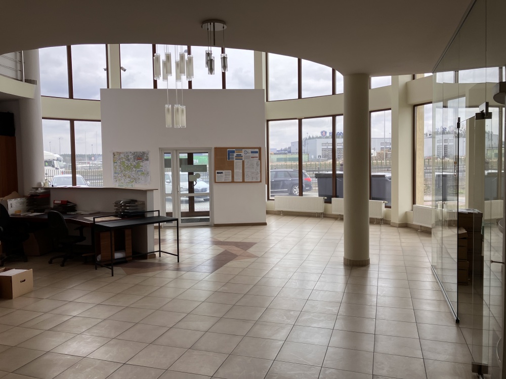 Pomieszczenia biurowe (od 12 do 30 m2) i magazyn (155 m) na wynajem - 2