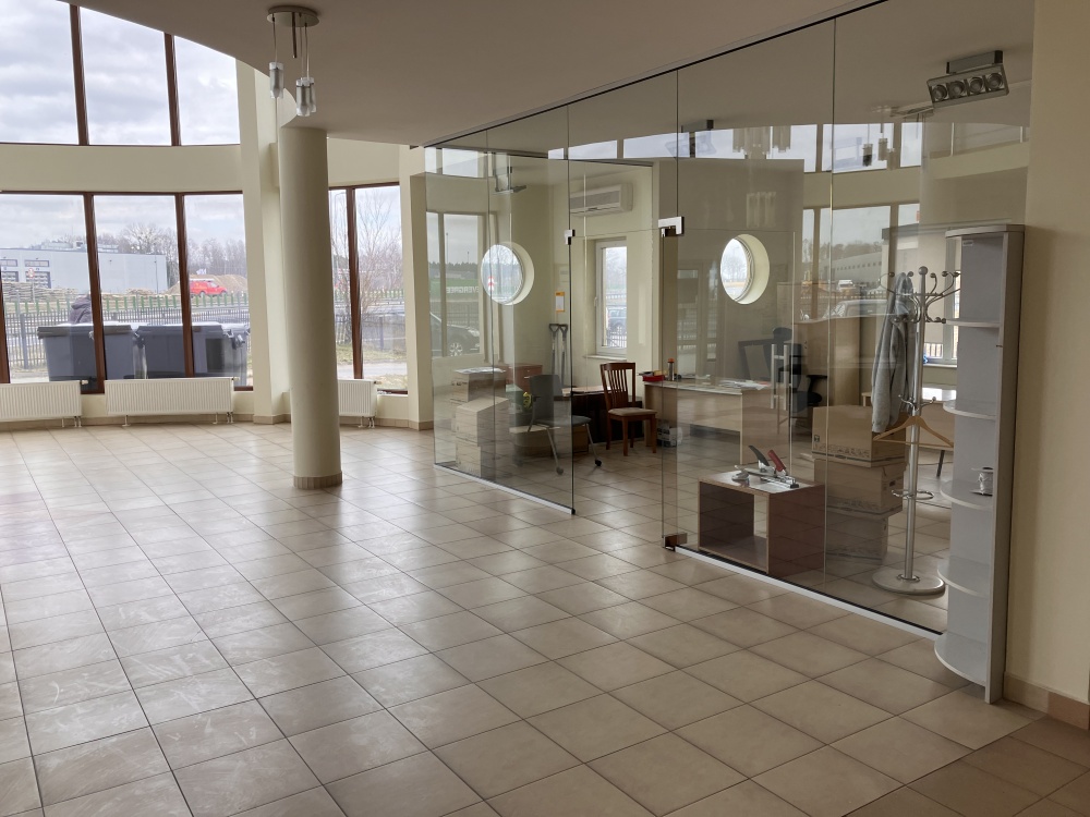 Pomieszczenia biurowe (od 12 do 30 m2) i magazyn (155 m) na wynajem - 3