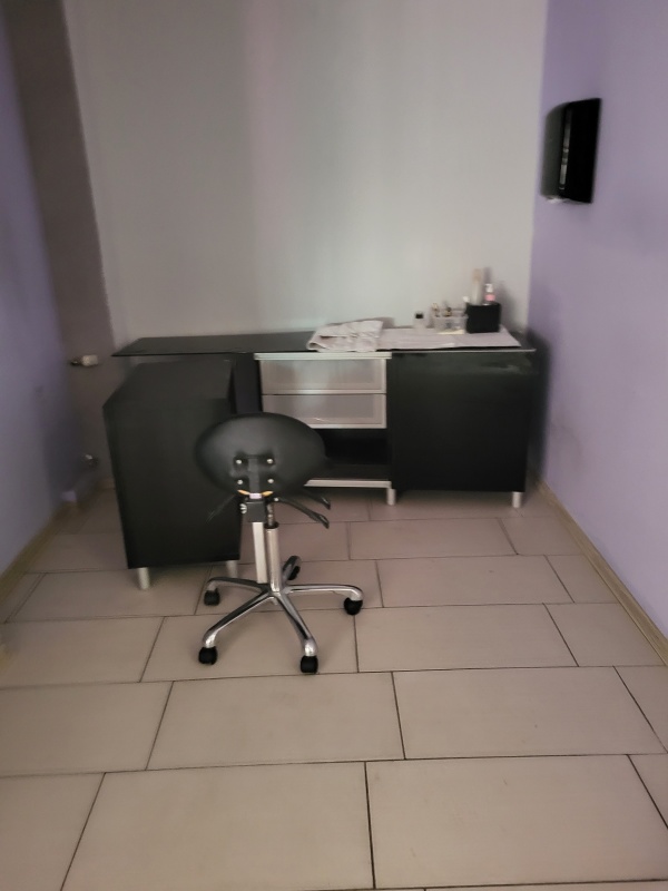 Wynajmę lokal ok. 153,50m2 pod ksmetykę, fryzjerstwo w Sosnowcu - 4
