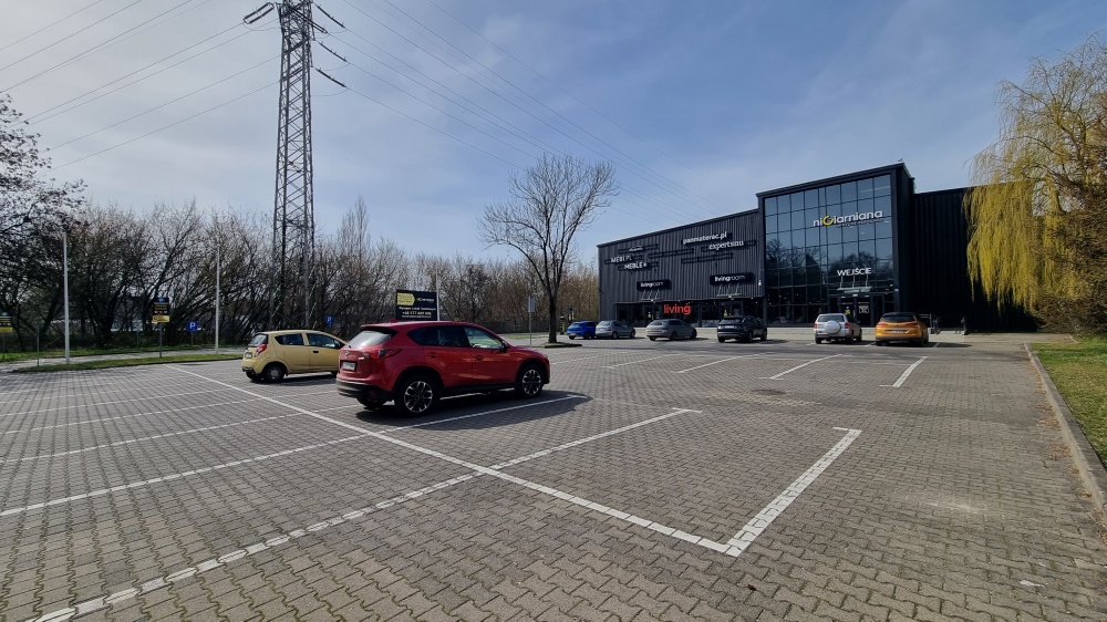 Lokal 80 m2 do wynajęcia np. pod salon meblowy, salon z wyposażeniem wnętrz, itp.  - 0