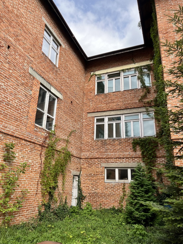 Budynek  1024m z działką 7600 m²   - 13