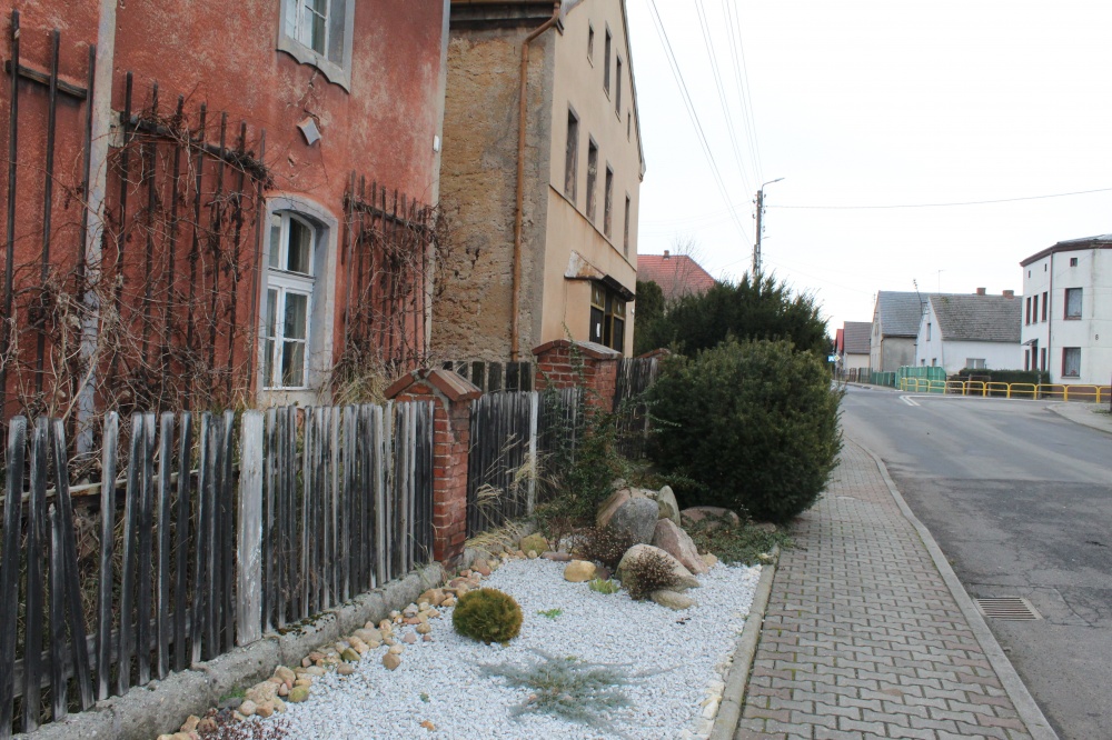 Sprzedam posesję - dom wraz z dużą działką w dobrej lokalizacji!!! - 2
