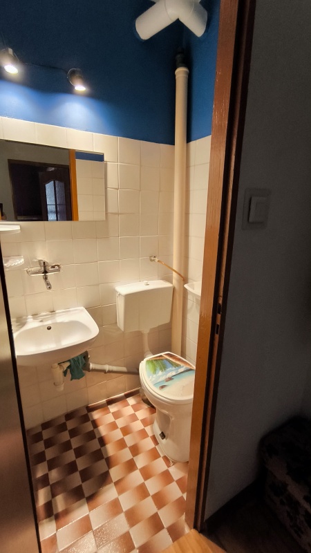 Piętro Domu Jednorodzinnego z oddzielną klatką schodową i mediami - 14