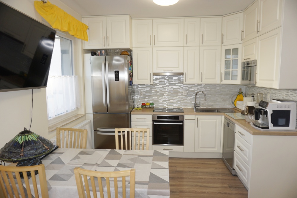 apartament dwu-poziomowy  , wysoki parter + I piętro, dwa tarasy, dwa parkingi , komórka usytuowany tuż  przy samej Odrze - 0