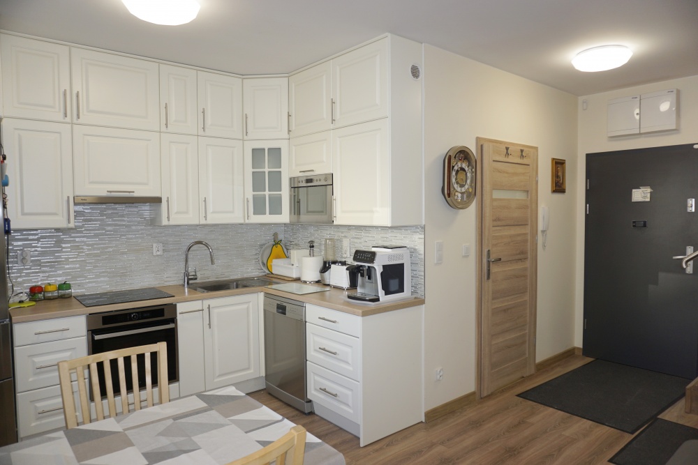 apartament dwu-poziomowy  , wysoki parter + I piętro, dwa tarasy, dwa parkingi , komórka usytuowany tuż  przy samej Odrze - 4