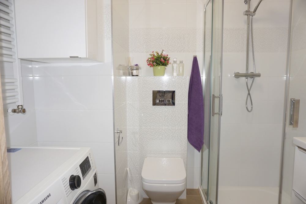 apartament dwu-poziomowy  , wysoki parter + I piętro, dwa tarasy, dwa parkingi , komórka usytuowany tuż  przy samej Odrze - 5