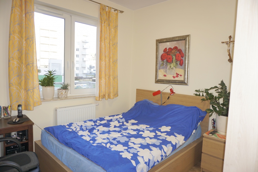 apartament dwu-poziomowy  , wysoki parter + I piętro, dwa tarasy, dwa parkingi , komórka usytuowany tuż  przy samej Odrze - 9