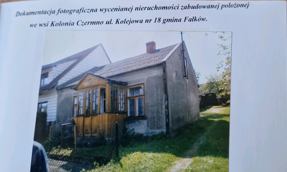 Działka rolna 2,22 ha wraz z zabudowaniami o pow. 0,20 ha - 0