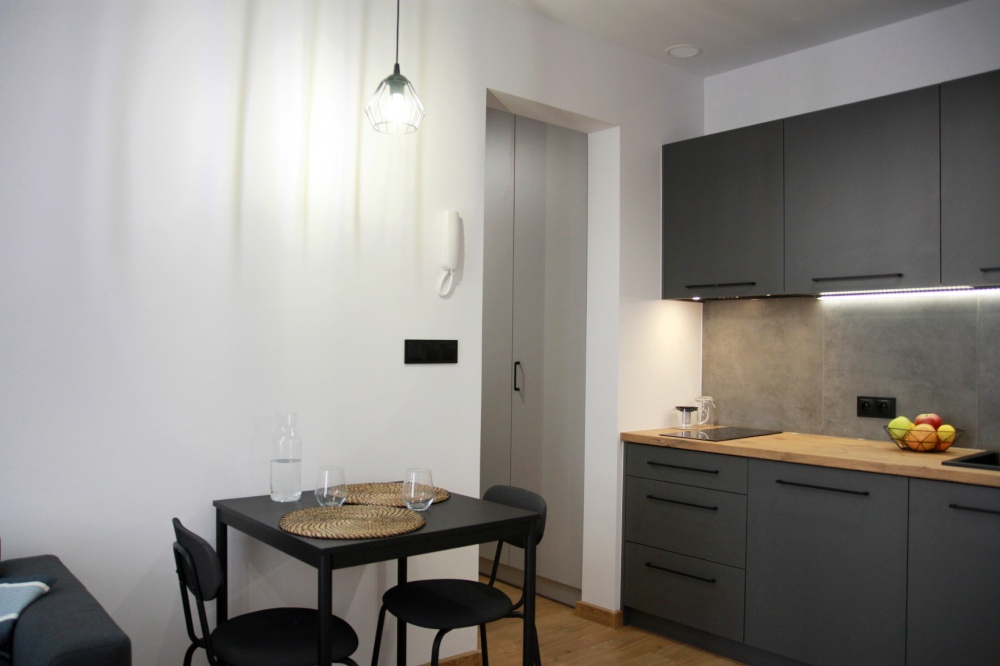 Mieszkanie inwestycyjne 2 x 2 pok. - po remoncie, wynajęte 100% - 1