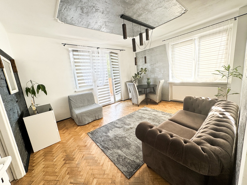 Jasne 2 pokoje mieszkanie 56m2 Parking ogrzewanie miejskie Bezpośrednio Centrum - 0