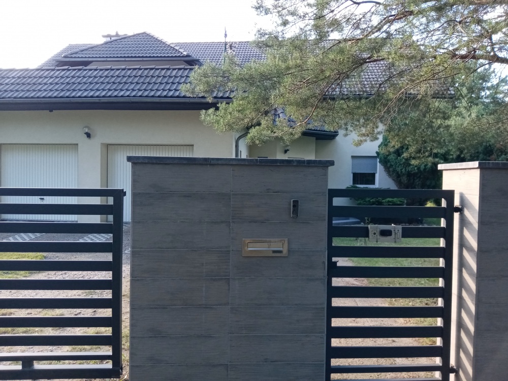 Sprzedam duży dom z potencjałem, 37 km. od centrum Warszawy w cichej i zielonej okolicy. - 2