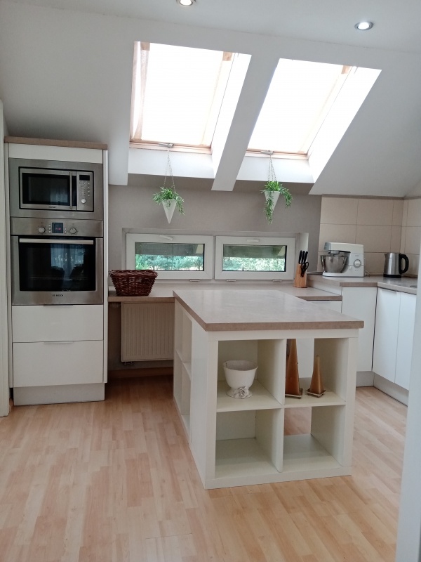 Sprzedam duży dom z potencjałem, 37 km. od centrum Warszawy w cichej i zielonej okolicy. - 6