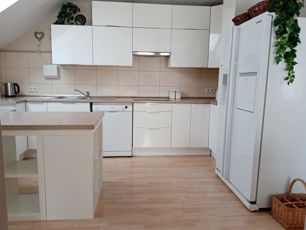 Sprzedam duży dom z potencjałem, 37 km. od centrum Warszawy w cichej i zielonej okolicy. - 7