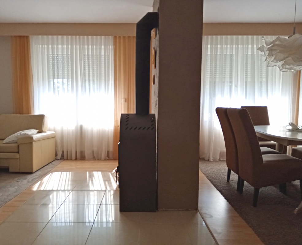 Sprzedam duży dom z potencjałem, 37 km. od centrum Warszawy w cichej i zielonej okolicy. - 9