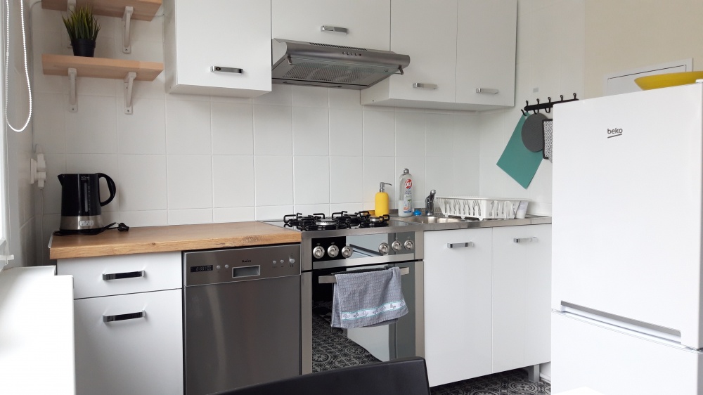 Duża Kawalerka | Północ | 1.piętro | 34m2 | Duży balkon | Oddzielna Kuchnia | Piwnica - 0