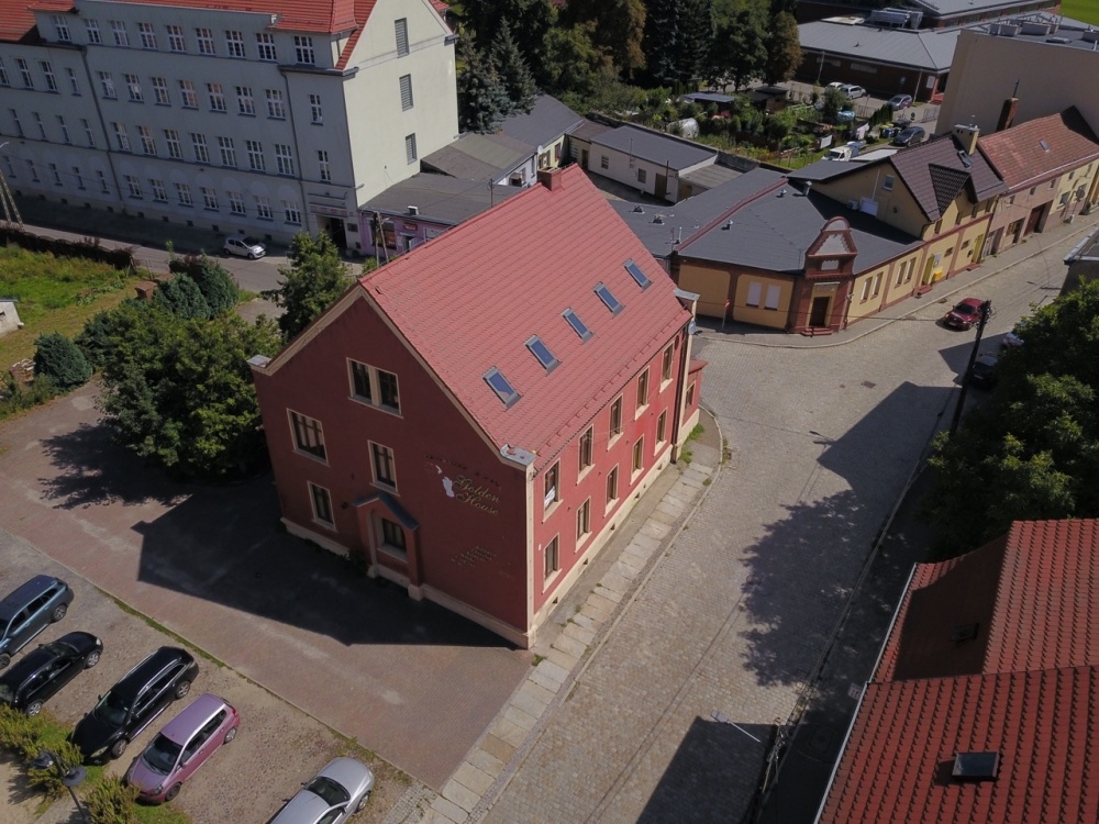 Działka zabudowana budynkiem magazynowo administracyjnym - 2