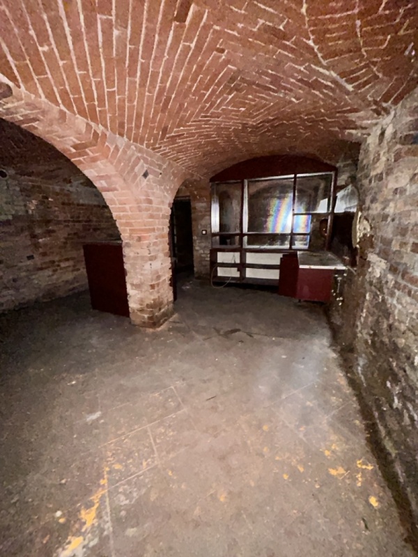 Działka zabudowana budynkiem magazynowo administracyjnym - 5