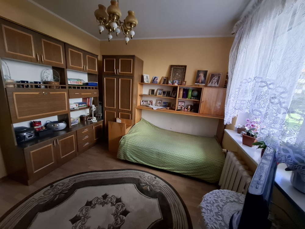 Sprzedam mieszkanie na parterze,2 pokoje,balkon - 2