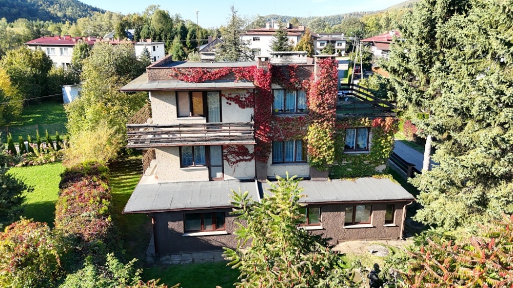 Dom jedno- / wielorodzinny / pensjonat - 0