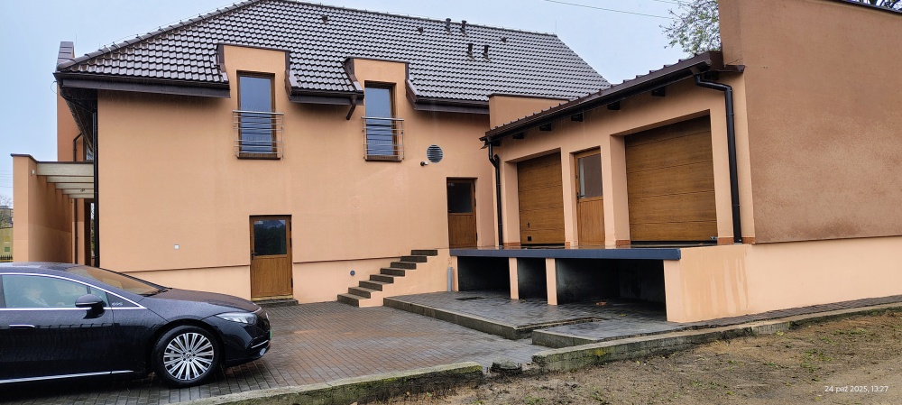 Lokal Usługowo-Handlowy 650 m2+Mieszkanie+Dom+Dwie działki obok Siebie - 0