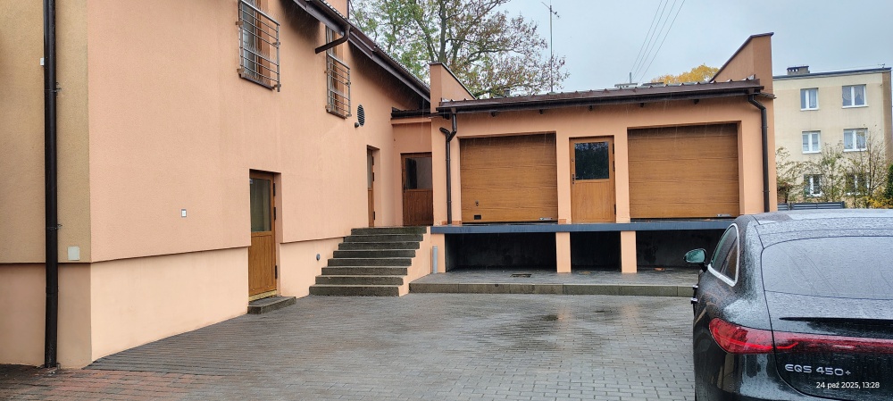 Lokal Usługowo-Handlowy 650 m2+Mieszkanie+Dom+Dwie działki obok Siebie - 1