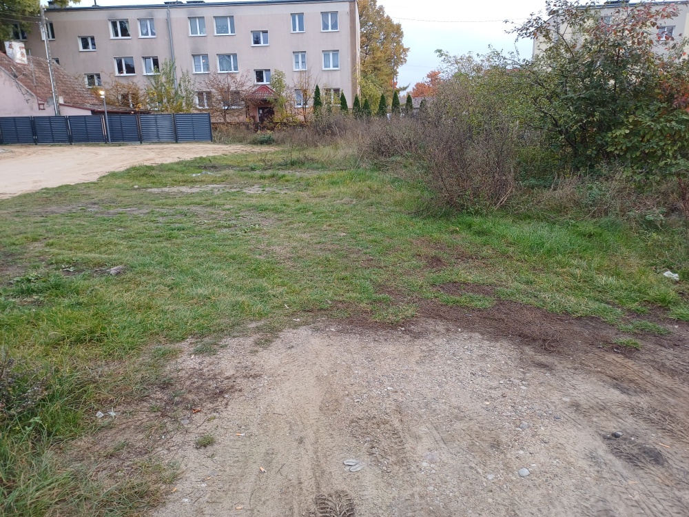 Lokal Usługowo-Handlowy 650 m2+Mieszkanie+Dom+Dwie działki obok Siebie - 12