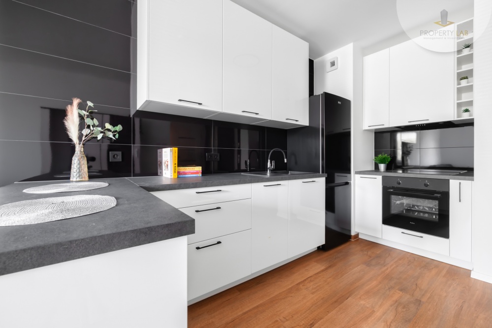 Do wynajęcia atrakcyjne 2-pokojowe mieszkanie z balkonem - 0