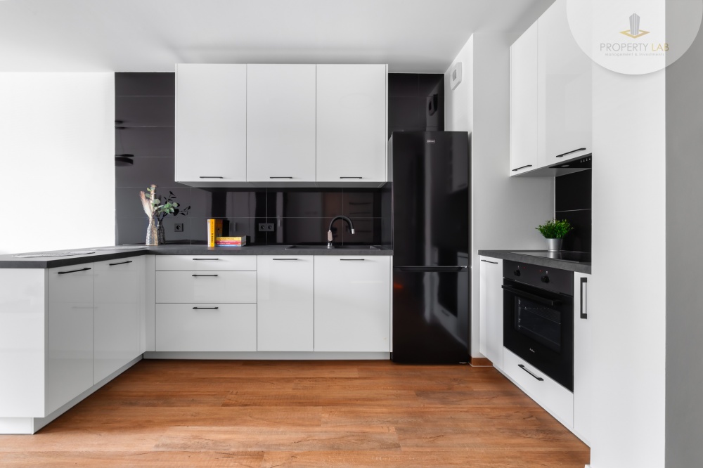 Do wynajęcia atrakcyjne 2-pokojowe mieszkanie z balkonem - 1