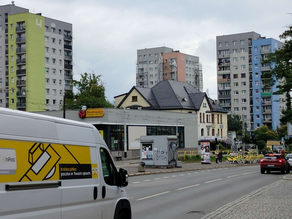 dwa mieszkania w domu jednorodzinnym  łącznie 120m2 plus 500m2 gruntu - 12