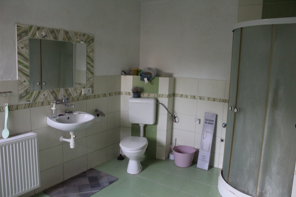 Dom w dobrej lokalizacji z działką - 5