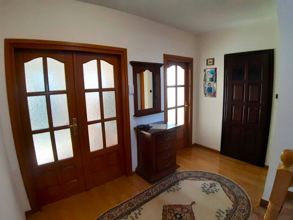 Duży, zadbany, do wprowadzenia - 10