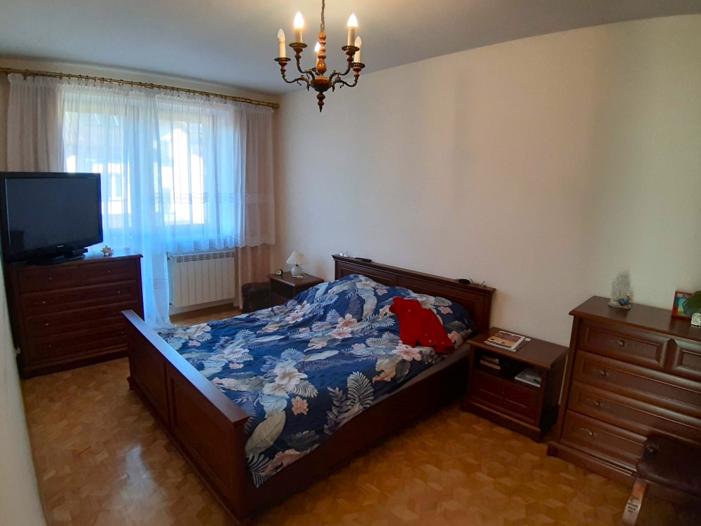 Duży, zadbany, do wprowadzenia - 12