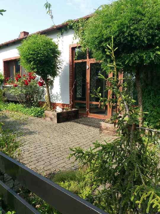  Sprzedam obszerny parterowy dom pod miastem- cena do negocjacji ! - 2