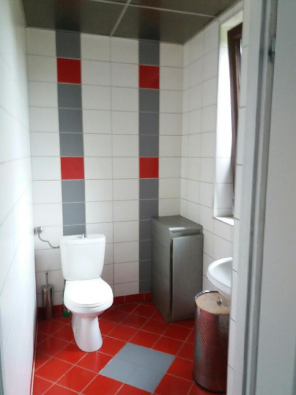  Sprzedam obszerny parterowy dom pod miastem- cena do negocjacji ! - 8