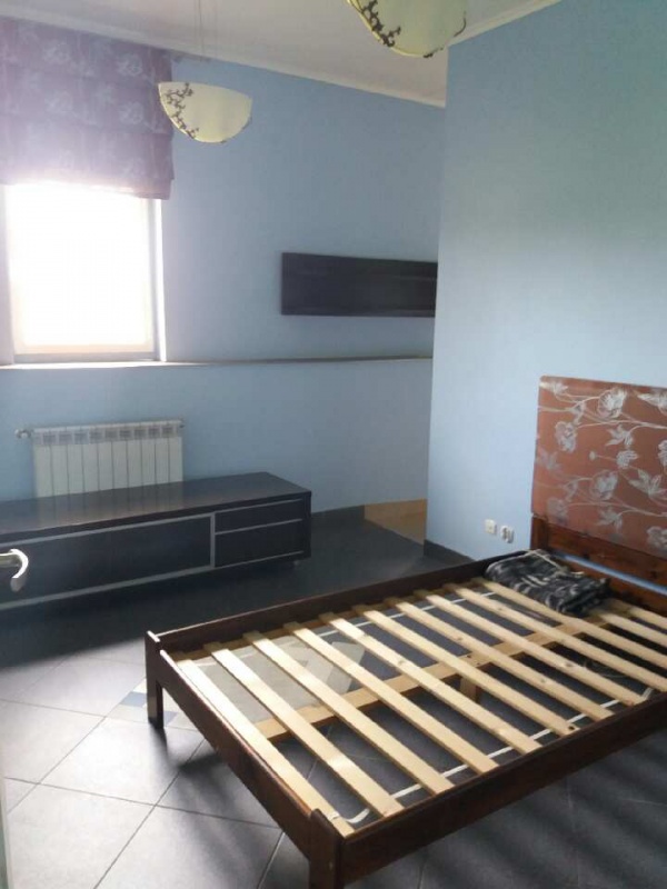  Sprzedam obszerny parterowy dom pod miastem- cena do negocjacji ! - 10