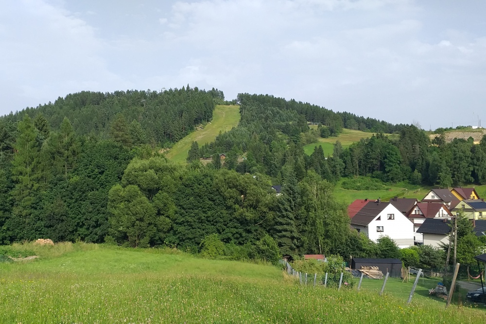Działka budowlana z panoramicznym widokiem na okolicę i Tatry. - 9