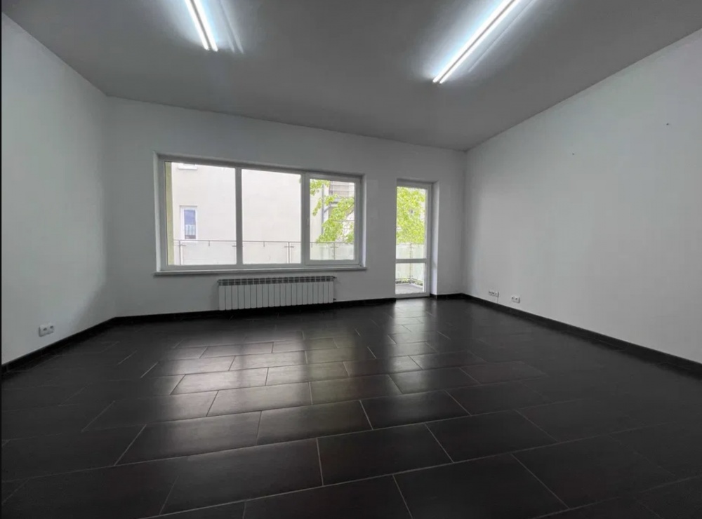 Do wynajęcia lokal 28 m² – ul. Żegańska, vis-à-vis Urzędu Dzielnicy - 1