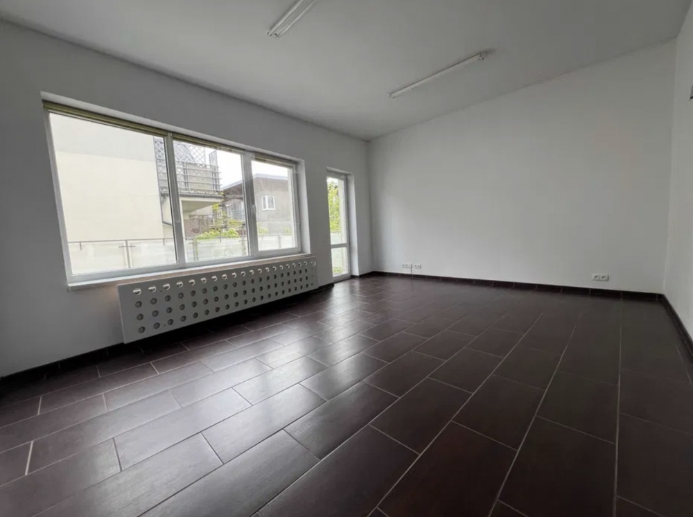 Do wynajęcia lokal 28 m² – ul. Żegańska, vis-à-vis Urzędu Dzielnicy - 2