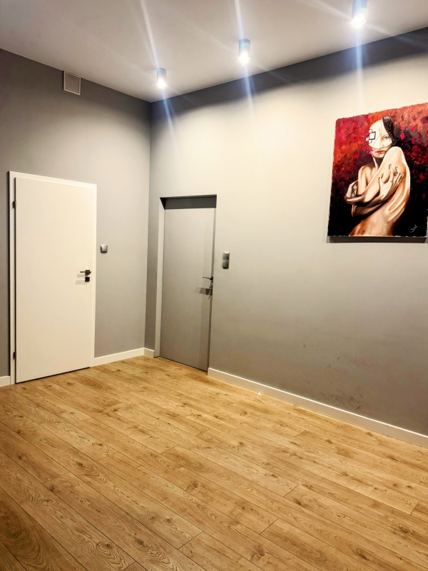 Unikalna przestrzeń biurowa/usługowa 82m2 w ścisłym centrum miasta - 8