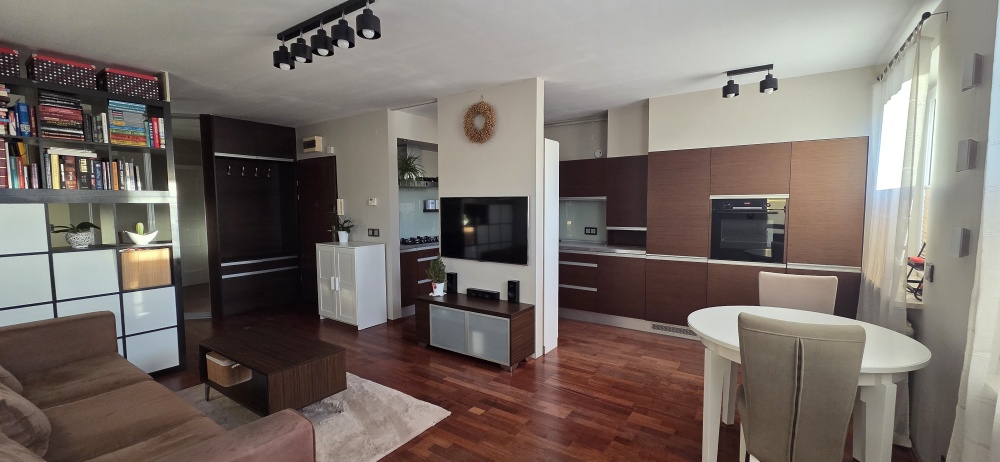 Jasne 3-pokojowe mieszkanie 66 m² | strzeżone osiedle | PKP 10 min | klimatyzacja | garaż - 0