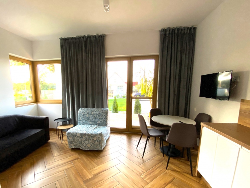 Modernistyczny dom nad jeziorem z funkcją pensjonatu - 12