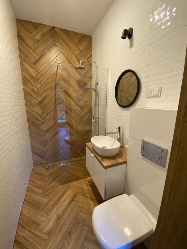 Modernistyczny dom nad jeziorem z funkcją pensjonatu - 14