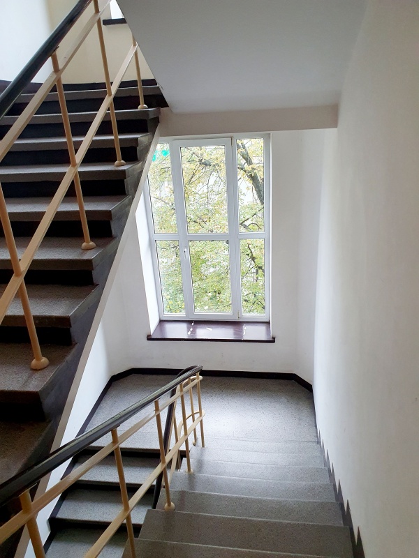 Pole Mokotowskie, piękne mieszkanie w przedwojennej kamienicy z windą - 23