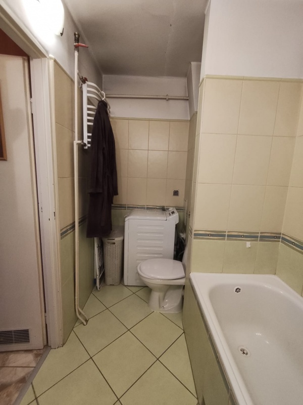 Sprzedam przytulne mieszkanie bez pośredników, na os. Generała Andersa nr 3. - 1