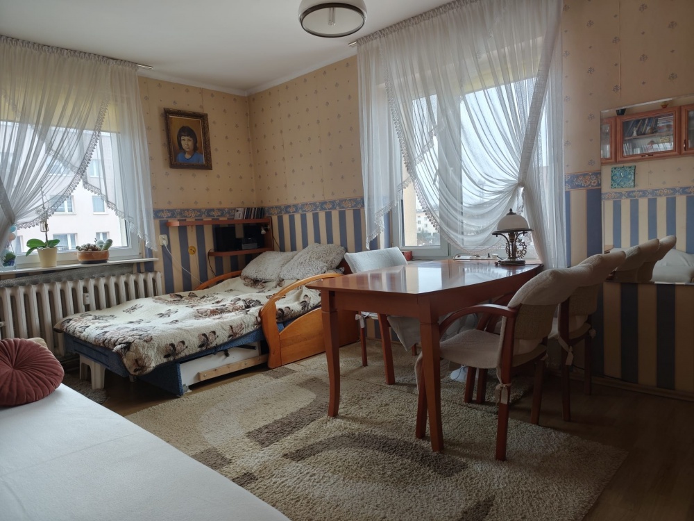 Sprzedam przytulne mieszkanie bez pośredników, na os. Generała Andersa nr 3. - 0