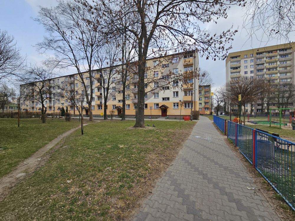 3 pokoje po generalnym remoncie | 47 m² | wyższy parter - 16
