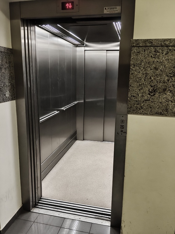 2 pokojowe mieszkanie na Gocławiu z oddzielną kuchnią, windą, komórką lokatorską, miejscem w garażu podziemnym BEZPOŚREDNIO - 9